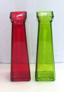 Red and green vases